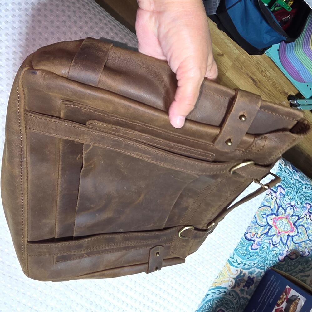 UNIVERSE FULL GRAIN LEATHER LAPTOP MESSENGER BAG (NO STRAP) - Picture 10 of 10